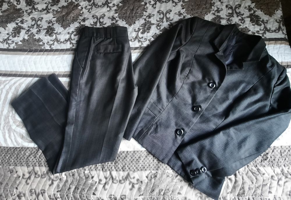 Офисный костюм размера s