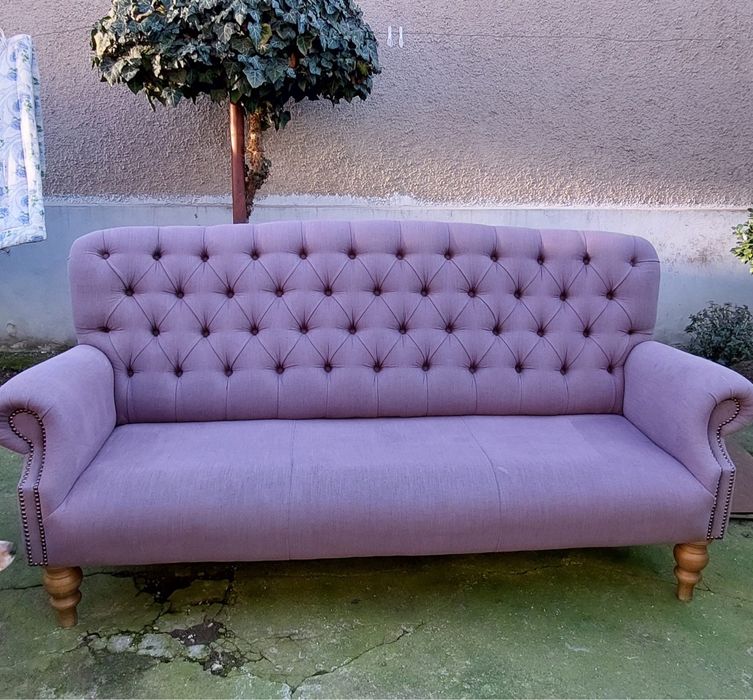 Canapea fixa in stare foarte bună