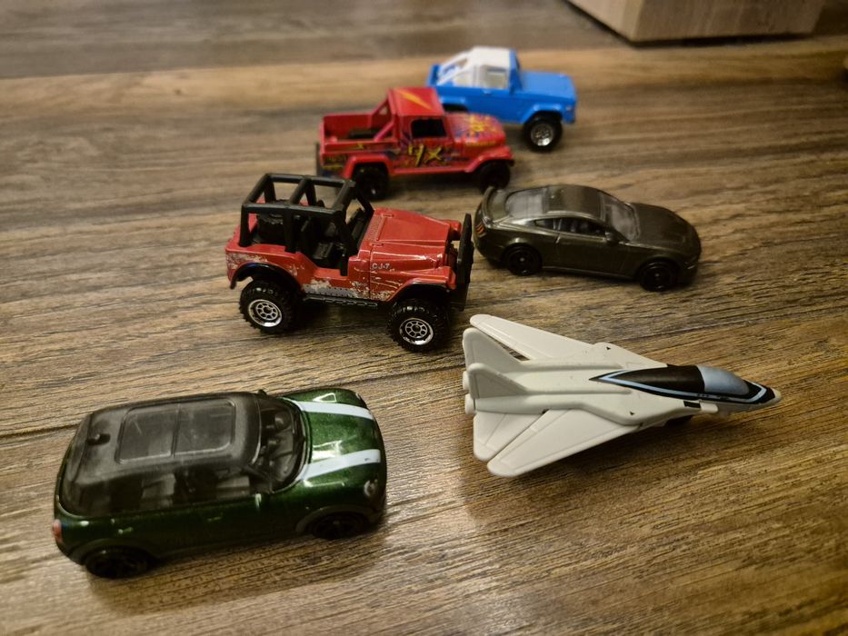 Метални колички hotwheels,matchbox