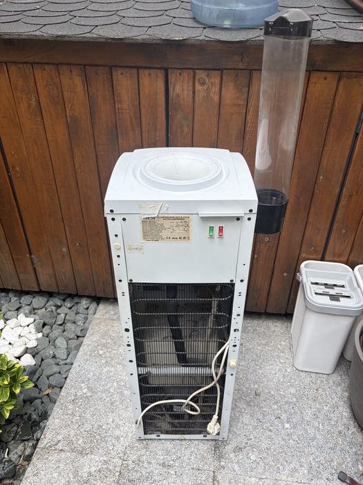 Dozator apa + mini frigider