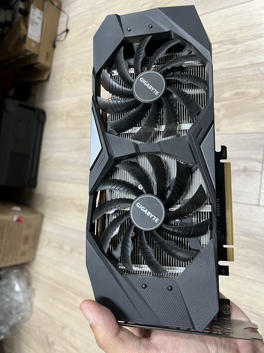 Видеокарта RTX 2060 Super 8GB Gigabyte