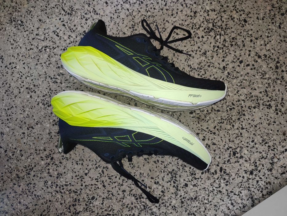 Размер 44 - ASICS Novablast 4 BLACK/BLUE EXPANSE