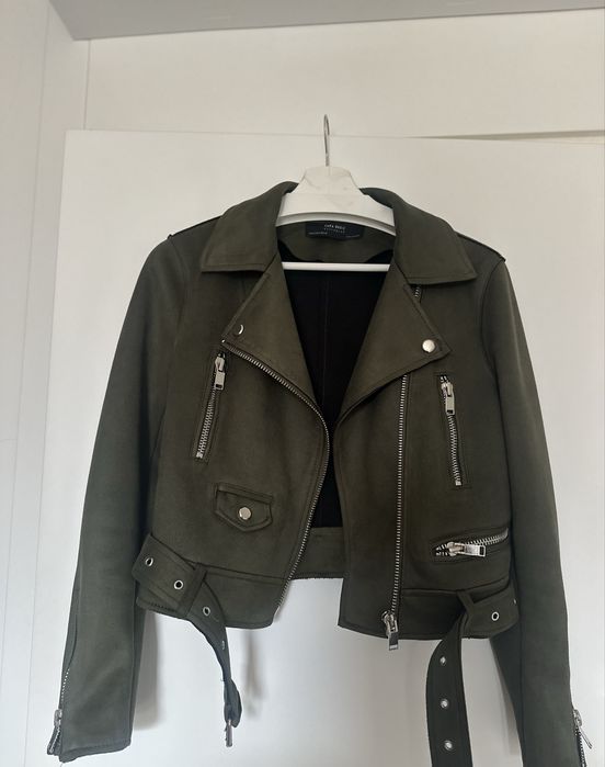 Велурено яке на Zara, размер М, тъмно зелен