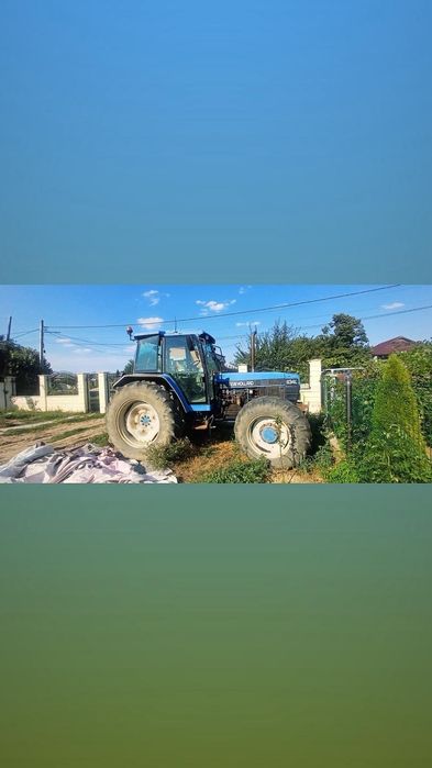 vând tractor New Holland 4x4