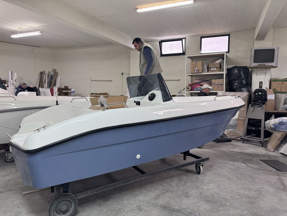 Нови лодки 4.5м,Yamaha 30f и колисар!