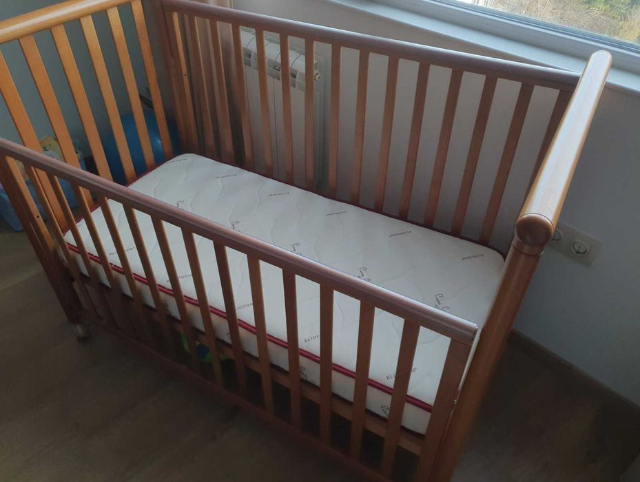 PALI - Италианско дървено бебешко креватче