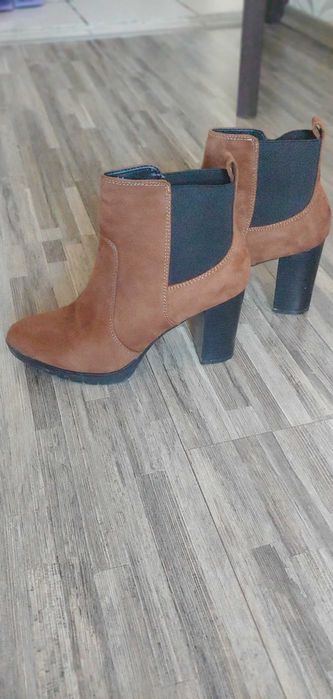 Стилни боти размер 39-40
