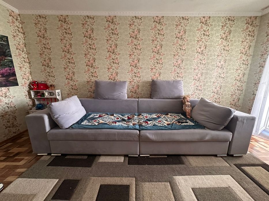 Большой Диван с подушками