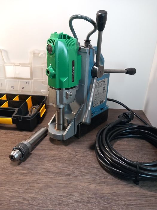 Vând talpă magnetică Hitachi