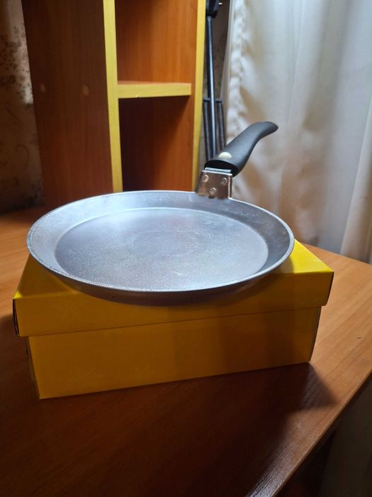 Блинница(блинная сковорода),20 см.Съемная ручка,литой алюм-й. Kukmara