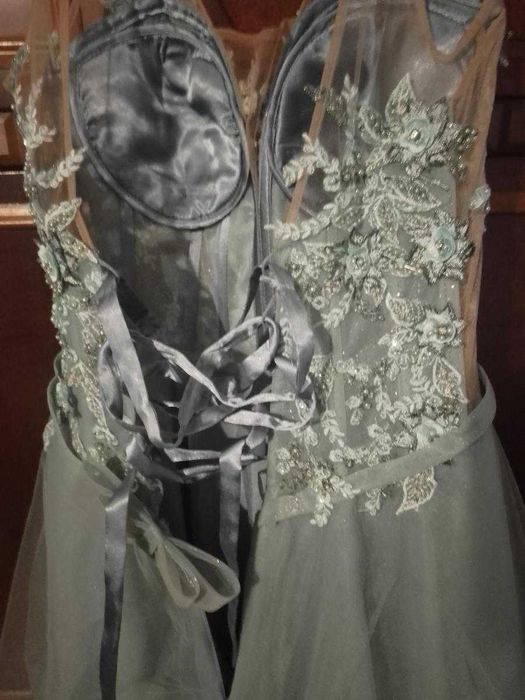 абитуриентска рокля