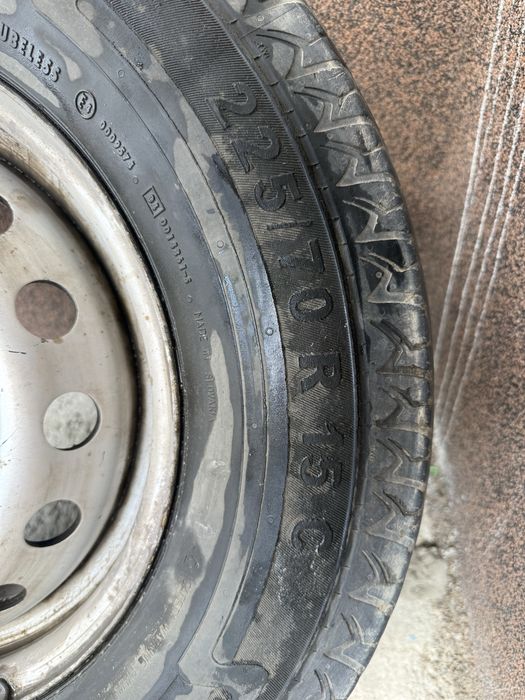 Amvelope+janta   225/70 R15 C . Vand urgent !!!