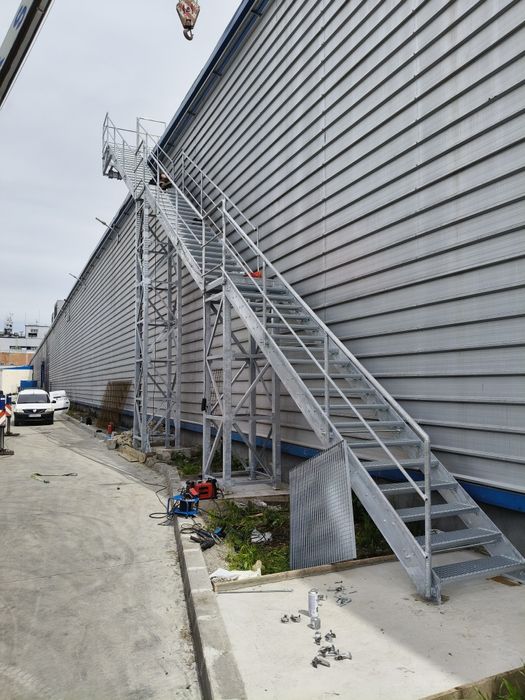 Scari galvanizate industriale