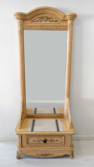 Продается старинное, винтажное зеркало.