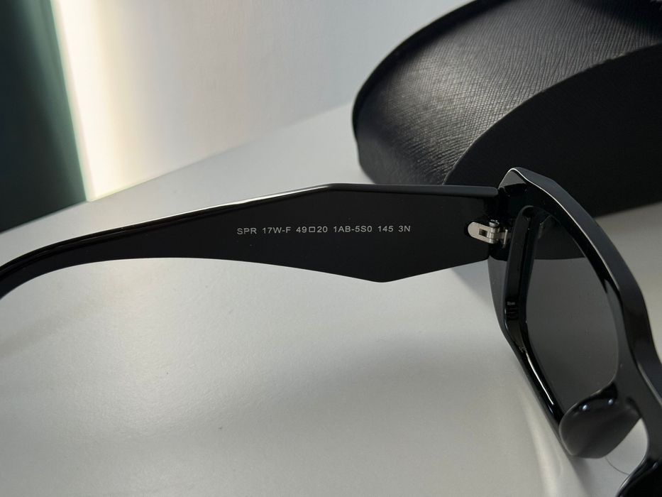 Ochelari de soare Prada