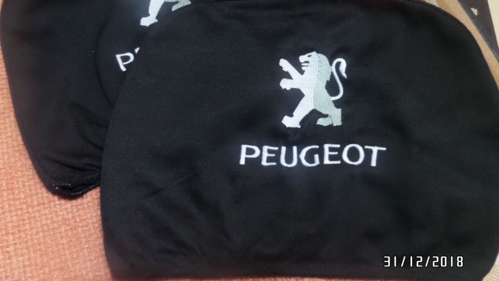 Калъфи за подглавници на автомобил- бродирани. Налични и в бяло.