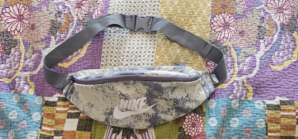 Чанти тип банан, различни марки