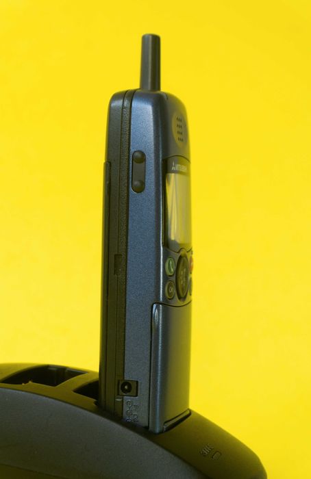 Mitsubishi MT36 X – Telefon clasic cu Dock - Made in France