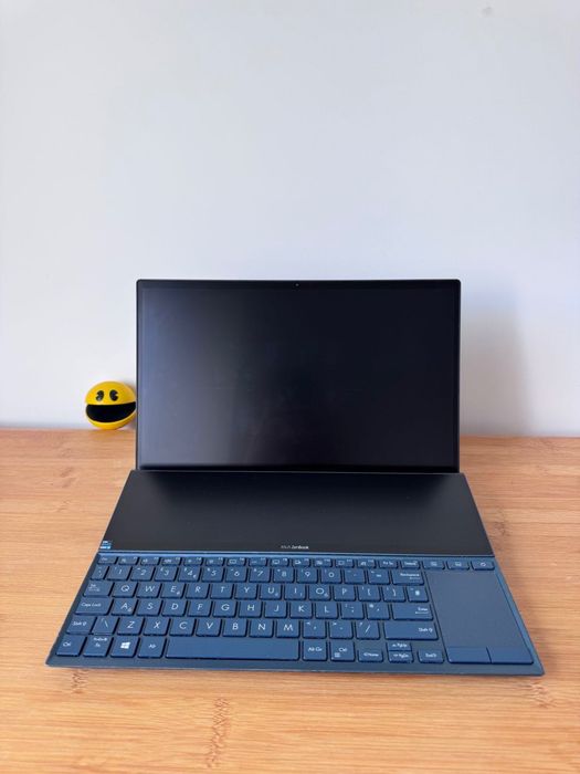 Продавам лаптоп Asus ZenBook UX482EAR - 530 €