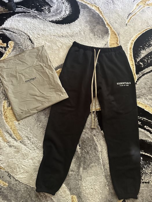 Pantaloni Essentials