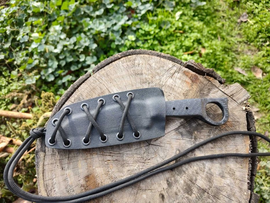 Нож от премиум стомана...