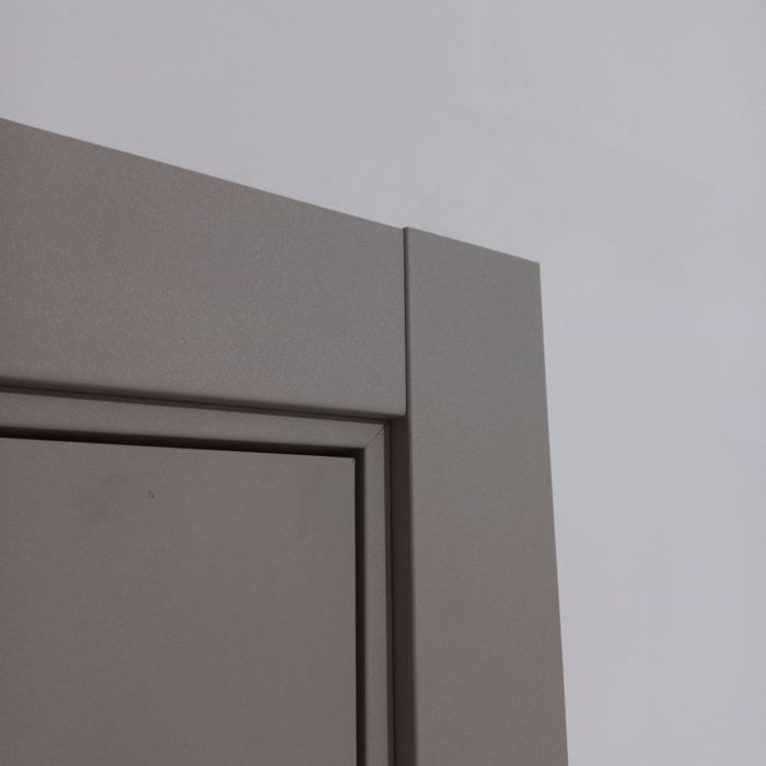 Установка межкомнатных дверей, замки.