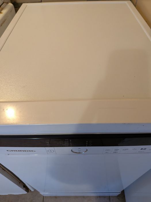 Съдомиялна машина Grundig GSF 41821 тънък модел