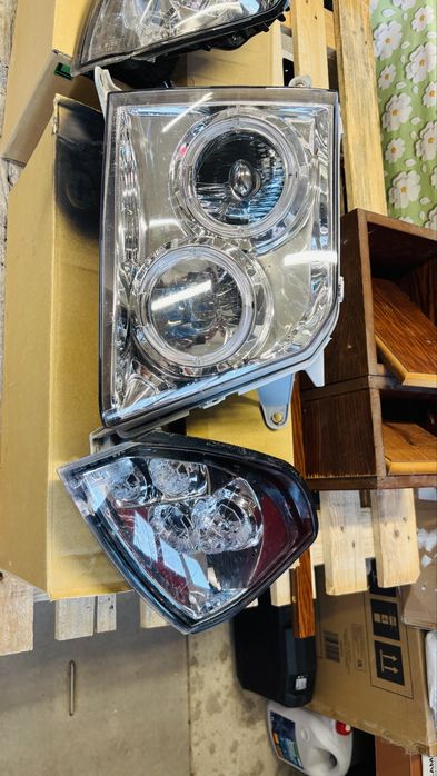 Фарове за Тойота Ландкрузер 90