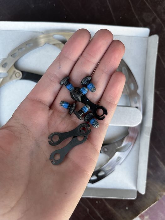 Disc shimano rt76L   203mm