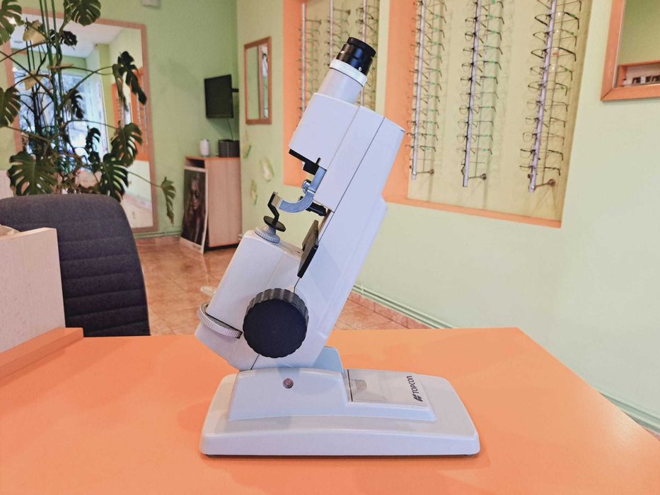 Vand aparatura optica medicala folosita doar in cabinet