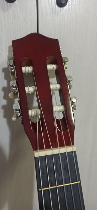 Классическая гитара абсолютно новая