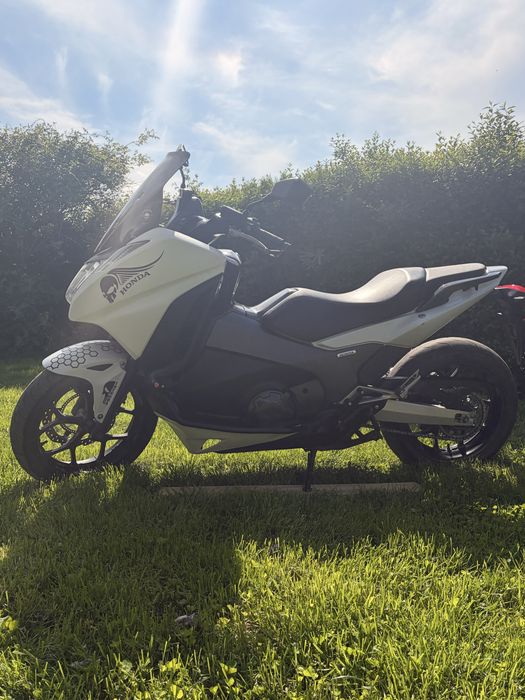 Honda Integra 750