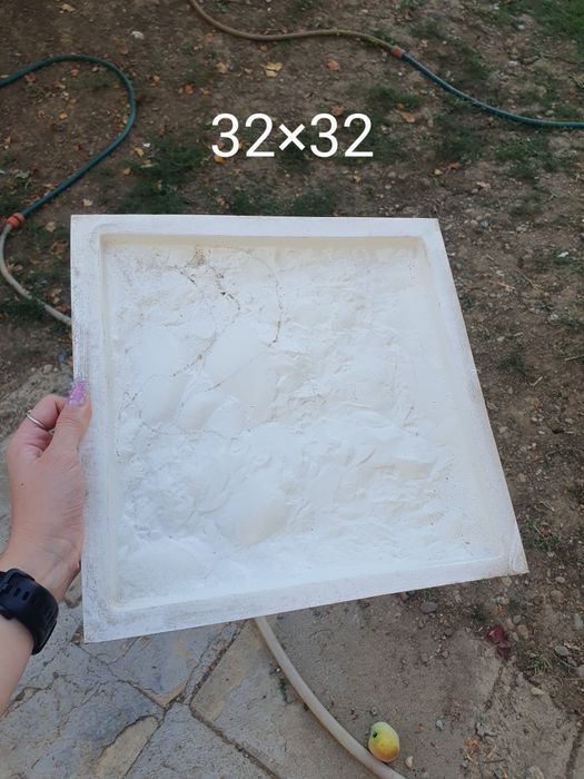 Lot aprox. 84 matrite noi piatra decorativa – 7 dimensiuni