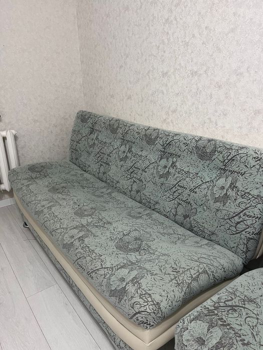 Диван раскладной и два кресла