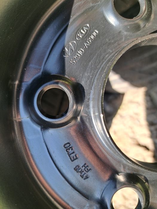 Резервна гума патерица 5х114.3 16 цола