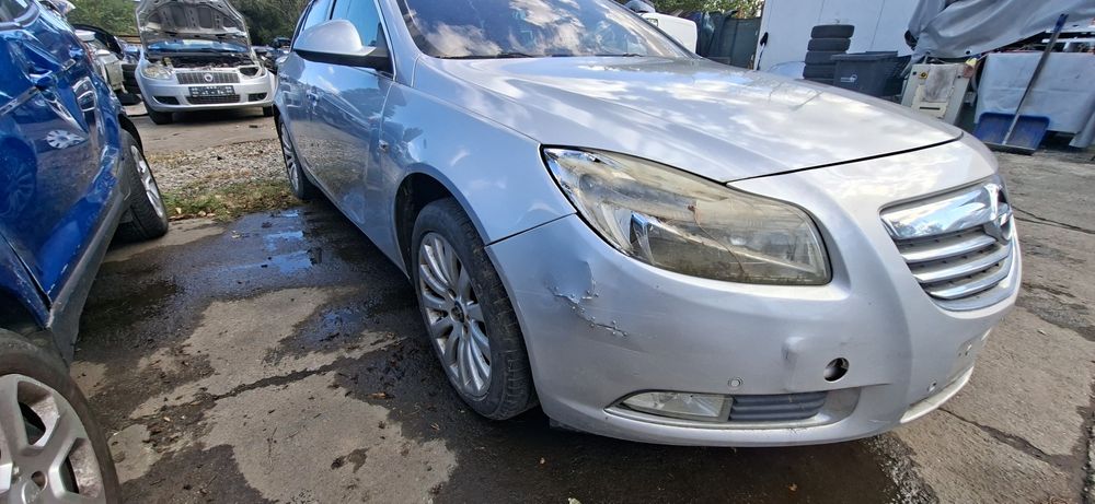 Dezmembrez Opel Insignia 2.0D 2010