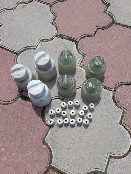 Продам  изоляторы