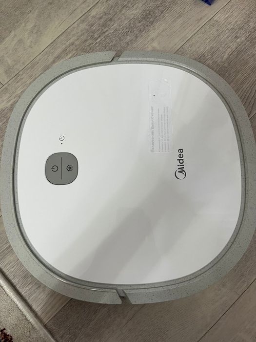 Робот пылесос Midea