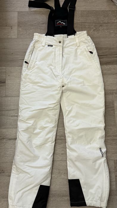 Белые лыжные брюки