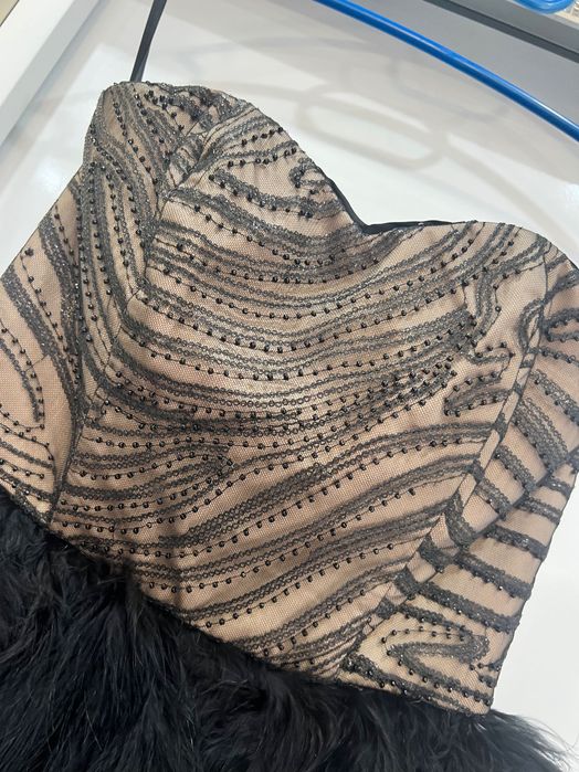 Прекрасна рокля с пера Coast