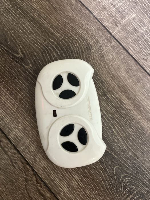 Продам детский автомобиль мерседес