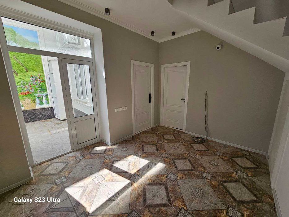 Срочно Мукимий махаллада гостиница сотилади.