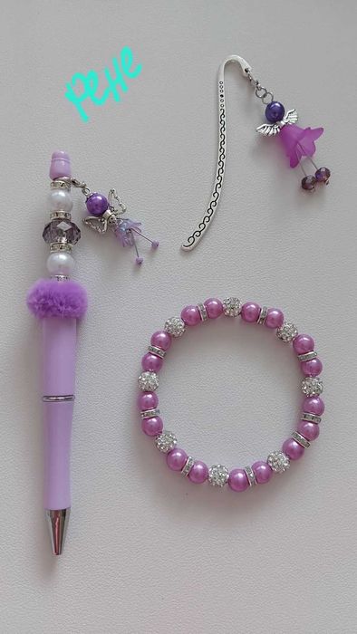 Комплекти бижута от гривна, химикалка и книгоразделител с феи и цветя