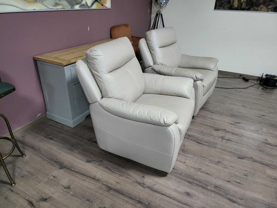 Комплект кремави кожени фотьойли - 2 броя