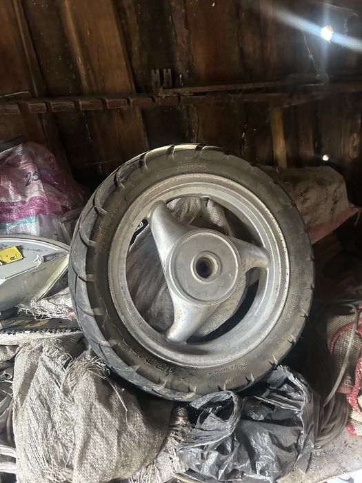 Продам колеса на скутер