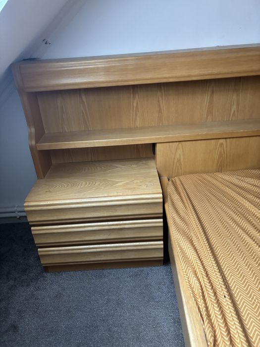 Pat matrimonial lemn cu prize si veioze