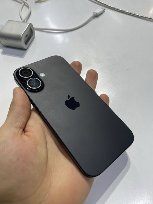 Айфон 16 256г на гарантии