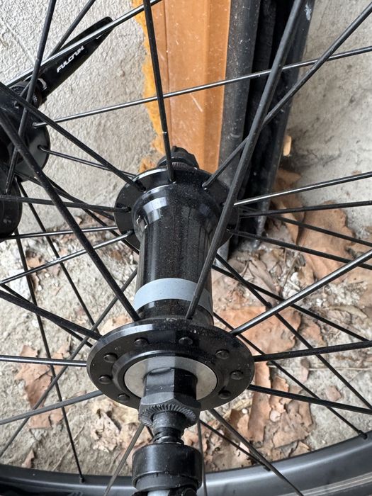 Fulcrum Racing 900 капли и гуми Continental 5000 GP шосеен велосипед