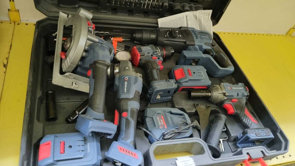 Набор аккумуляторных инструментов