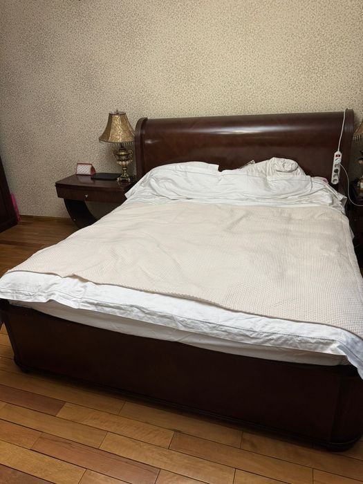 Продам спальный гарнитур
